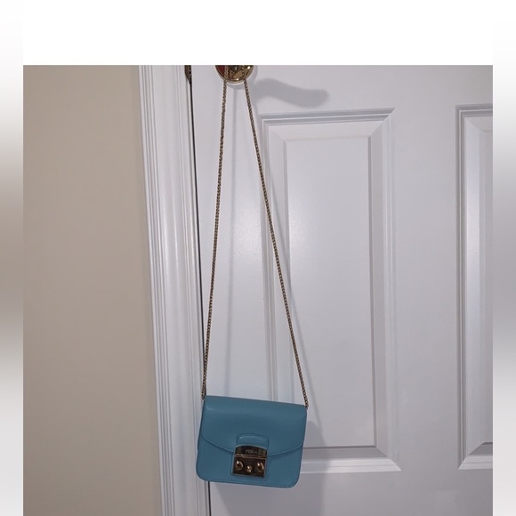SOLD‼️Furla Metropolis sling bag - Picture 1 of 7